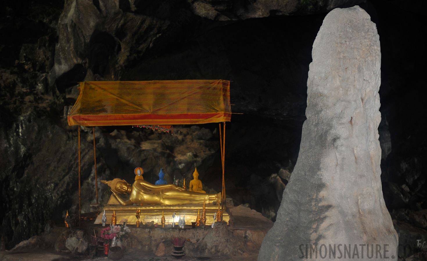 Vang Vieng [70 mm, 1/60 sec at f / 2.8, ISO 800]